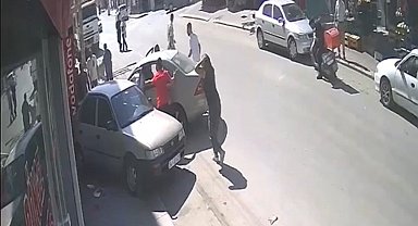 Çarptığı araç, 11 yaşındaki çocuğu duvara sıkıştırdı