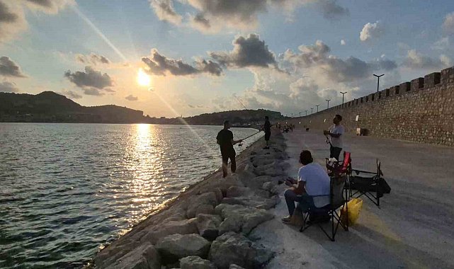 Çeşmi Cihan Amasra'da yaz bitti ama deniz sezonu kapanmadı