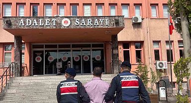 Cezaevi firarisi camide uyurken yakalandı