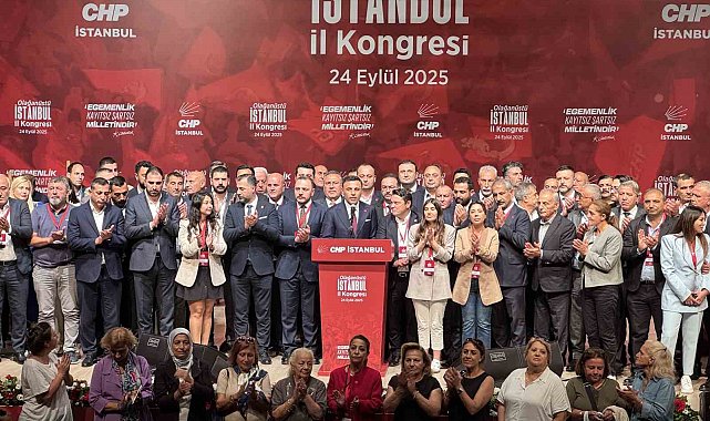 CHP İstanbul Olağanüstü İl Kongresi'nde Özgür Çelik il başkanı seçildi