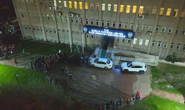 Çorlu'da 900 polisle şafak operasyonu: Uyuşturucu ve silahlar ele geçirildi