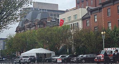 Cumhurbaşkanı Erdoğan'ın konakladığı Blair House'a Türk bayrağı çekildi