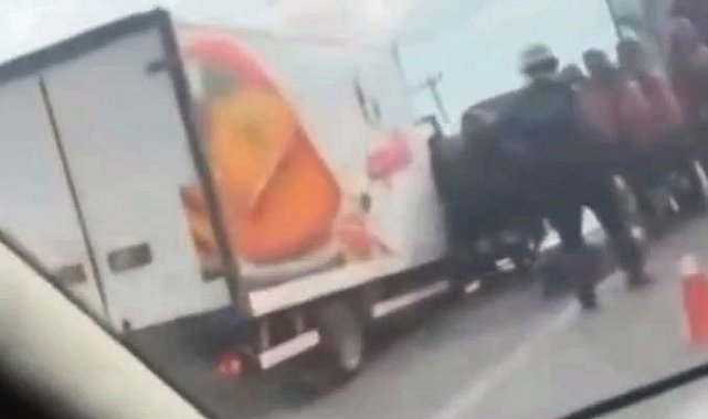 D-100'de kontrolden çıkan kamyonet bariyerlere çarptı: 2 yaralı