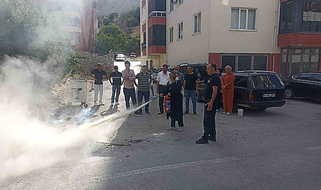 Darende İtfaiyesinden sürücü kursunda yangın eğitimi