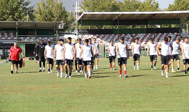 Denizli İdmanyurdu, lider Uşak Spor ile oynayacağı maçın hazırlıklarını sürdürüyor