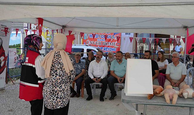 Denizli'de esnaf ve vatandaşlara ilk yardım ve Heimlich manevrası eğitimi verildi
