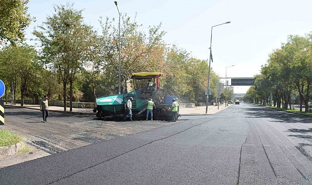 Diyarbakır'da 11 kilometrelik 11 cadde ve bulvara 30 bin ton asfalt serildi
