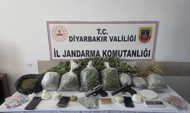 Diyarbakır'da 45 kilo esrar ele geçirildi