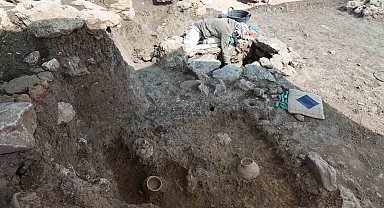Diyarbakır'da 5 ve 11 bin yıllık 6 mezar bulundu