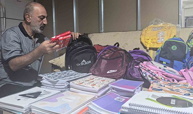 Diyarbakır'da hayırseverlerin desteğiyle öğrencilere kırtasiye malzemesi desteği