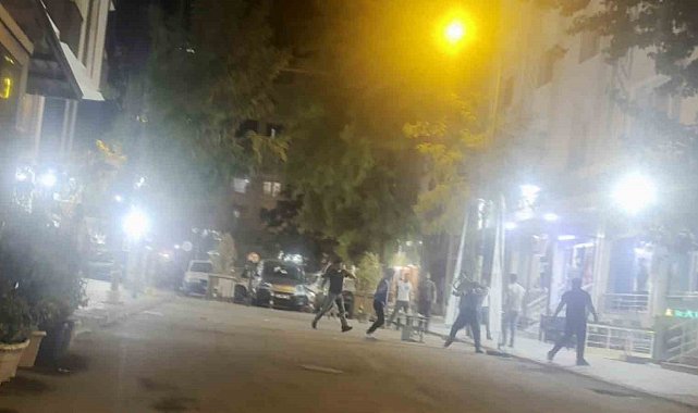 Diyarbakır'da iki grubun tabureli kavgası kamerada