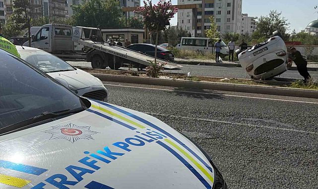 Diyarbakır'da iki otomobil çarpıştı: 1 yaralı