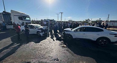Diyarbakır'da otomobiller çarpıştı: 8 yaralı