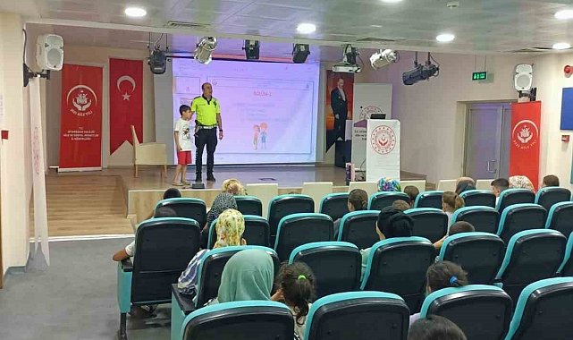 Diyarbakır'da trafik polislerinden öğrencilere trafik eğitimi