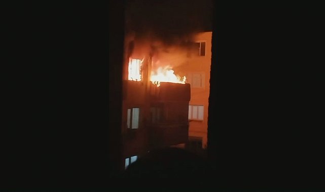 Dördüncü katta yanarak can verdiler