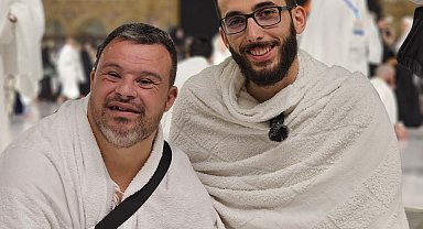 Down sendromlu Savaş'ın umre hayali gerçek oldu