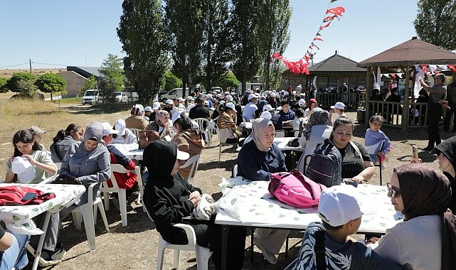 Dumlupınar'da bursiyerler geleneksel piknik şöleninde buluştu