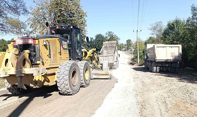 Düzce'de köy yollarında asfaltlama devam ediyor
