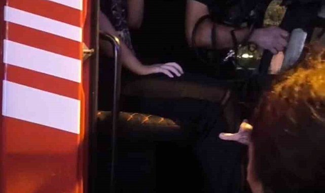 Elazığ'da asansörde mahsur kalan astım hastası öğrencilere itfaiyeden oksijen tüpüyle destek