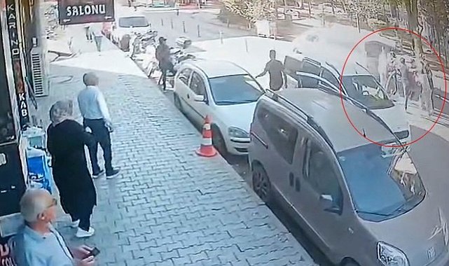 Elazığ'da bir grup, yolda yürüyen 3 kişinin yolunu kesip darp etti