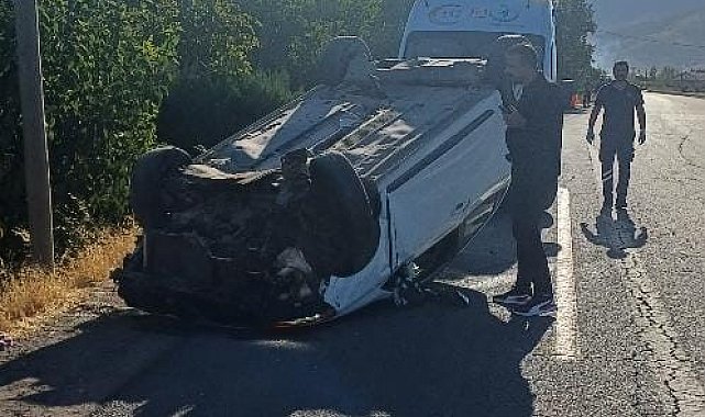 Elazığ'da otomobil takla attı: 3 yaralı