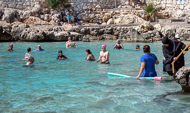 Emekli Evi üyeleri Yapraklı Koy'da denizin keyfini çıkardı