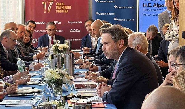 Enerji ve Tabii Kaynaklar Bakanı Bayraktar: "Rüzgar ve güneş enerjisinde 120 GW'lık kurulu güce ulaşmak istiyoruz"