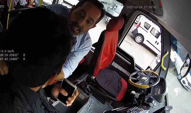 Engelli bireyi önce otobüsten indirdi, sonra darp etmeye çalıştı