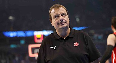 Ergin Ataman, Avrupa Şampiyonası'nın en iyi başantrenörü seçildi