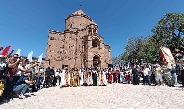 Ermeni ayini sona erdi
