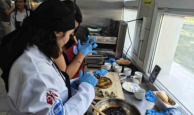 ERÜ Gastronomi Bölümü'nde dersler yemek yarışması ile başladı