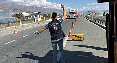 Erzincan'da "Düzensiz Göç ile Mücadeleye yönelik Huzur Uygulaması" yapıldı