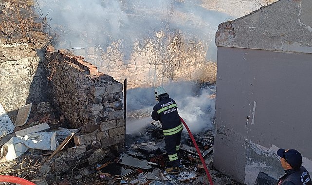 Erzurum'da korkutan kömürlük yangını