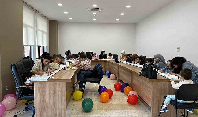 Esenyurt Belediyesi'nden anne ve çocuklara ücretsiz sanat eğitimi desteği