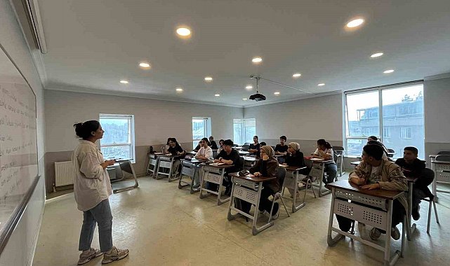 Esenyurt Belediyesinin açtığı YKS ve LGS kurslarına yoğun ilgi
