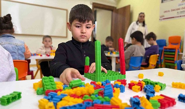 Fatih'te Çocuk Durakları yeni eğitim yılına başladı