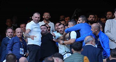 Fenerbahçe seçiminde tribünlerde gerginlik