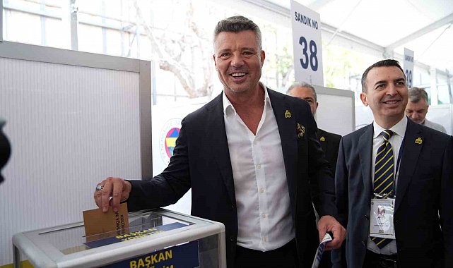 Fenerbahçe Spor Kulübü'nde gerçekleştirilen olağanüstü seçimli genel kurulunda yeni başkan Sadettin Saran seçildi.