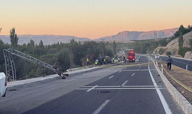 Freni patlayan tırın otobüse çarpma anı kamerada