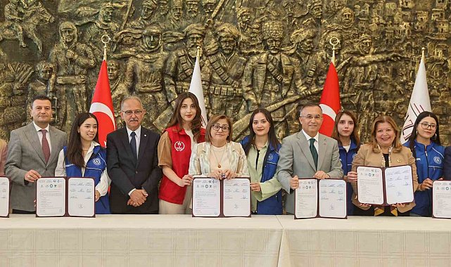 Gaziantep büyükşehir belediyesi "Öğrenci Dostu Şehir" protokolüne imza attı