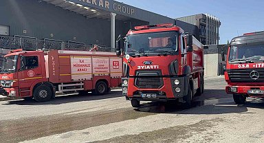 Gaziantep'te fabrika yangınında 2 kişi dumandan etkilendi