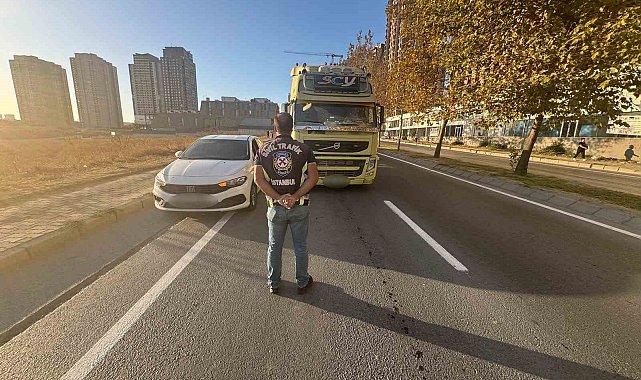 Gaziosmanpaşa'da tırı bisiklet yoluna park eden sürücü "pes" dedirtti