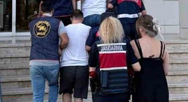 Gazipaşa'da jandarmadan kaçan 3 şüpheli yakalandı