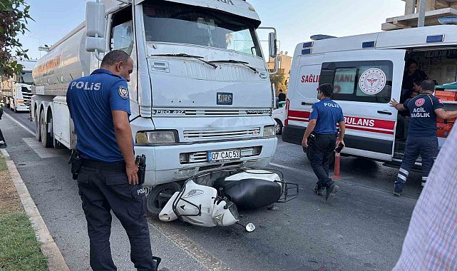Gazipaşa'da tanker ile motosiklet çarpıştı: Anne ve 2 çocuğu yaralandı