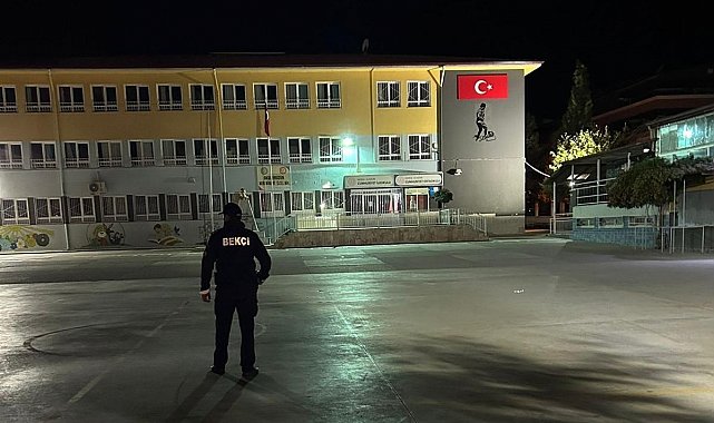 Gece bekçileri okulların güvenliği için görev başında