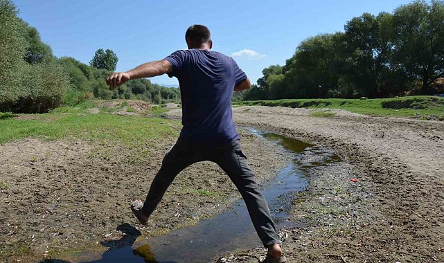 Gediz Nehri'nde alarm