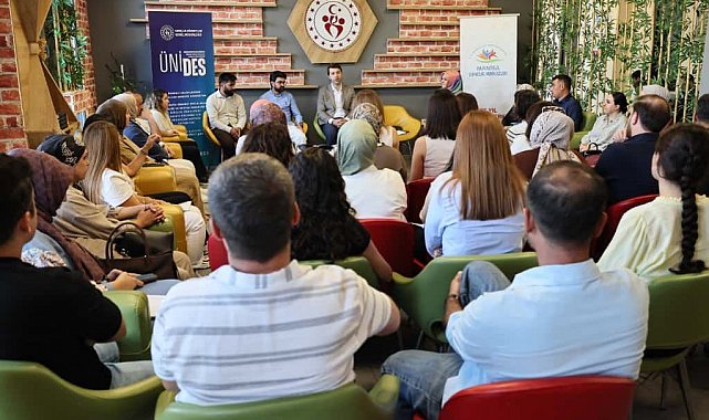 Gençlik Hizmetleri Genel Müdürü Efendioğlu, Manisa'da gençlerle buluştu