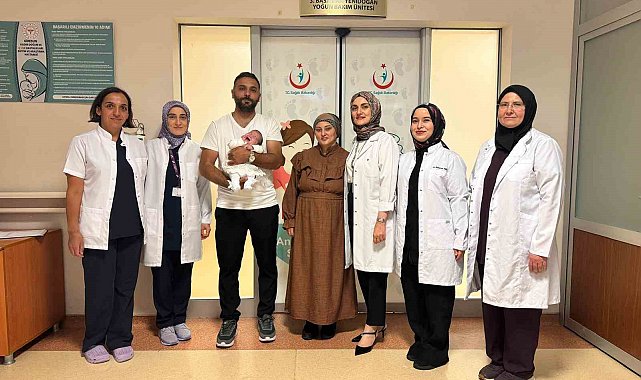 Giresun'da 440 gram doğan Buğlem bebek yaşama tutundu