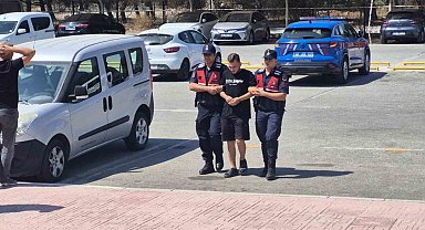 Göçmenlerle birlikte kıskıvrak yakalandı