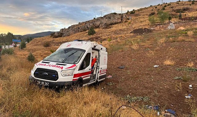 Gümüşhane'de ambulans takla attı: 3 sağlık personeli yaralandı